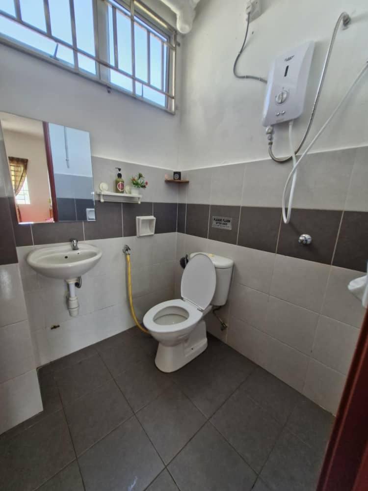 Anggerik Camelia Homestay Apartment Ladang Tok Pelam กัวลาตรังกานู ภายนอก รูปภาพ